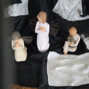 Angel Figurine Set with Wire Wings